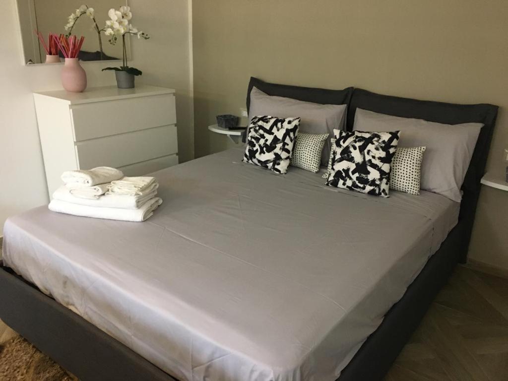 The Lucky House Center Apartment